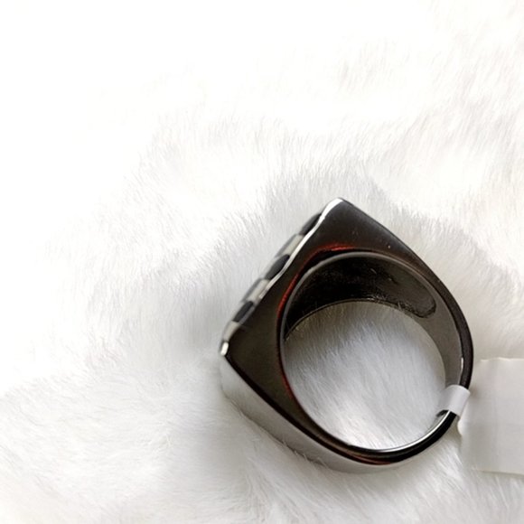 Unisex Checkered Stainless Steel Ring Hypoallergenic Statement Ring - Picture 4 of 12
